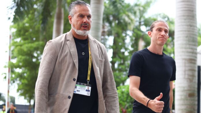 boto-responde-sobre-futuro-de-filipe-luis-e-afirma-que-vinicius-jr.-retornara-ao-flamengo: