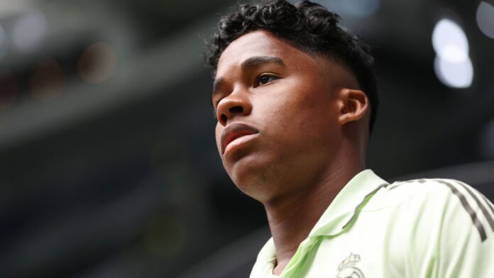 endrick-tem-data-para-assinar-contrato-com-o-lyon;-veja-quando-sera-a-estreia