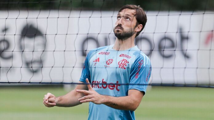 flamengo-empresta-vina-ao-river-plate-com-obrigacao-de-compra-de-r$-27-milhoes;-veja-detalhes