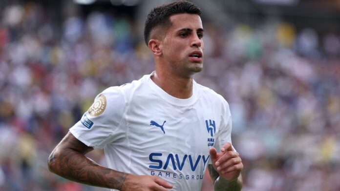 barcelona-negocia-retorno-do-zagueiro-joao-cancelo,-do-al-hilal