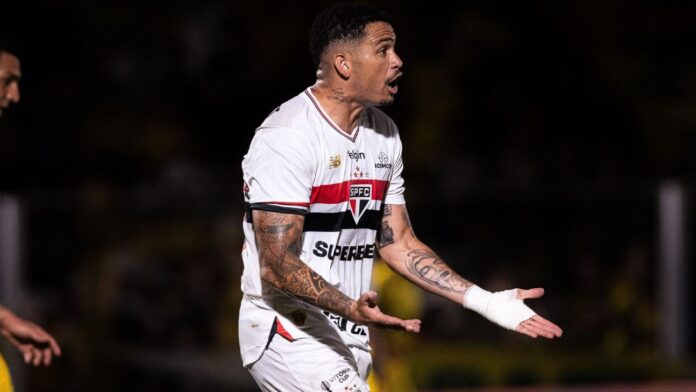 luciano-desabafa,-pede-apoio-da-torcida-sao-paulina-e-preve-que-2026-sera-mais-dificil-que-2025